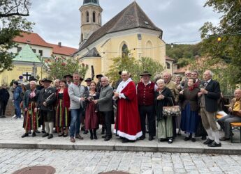 ÖJC bei der Weinherbst-Eröffnung in Gumpoldskirchen