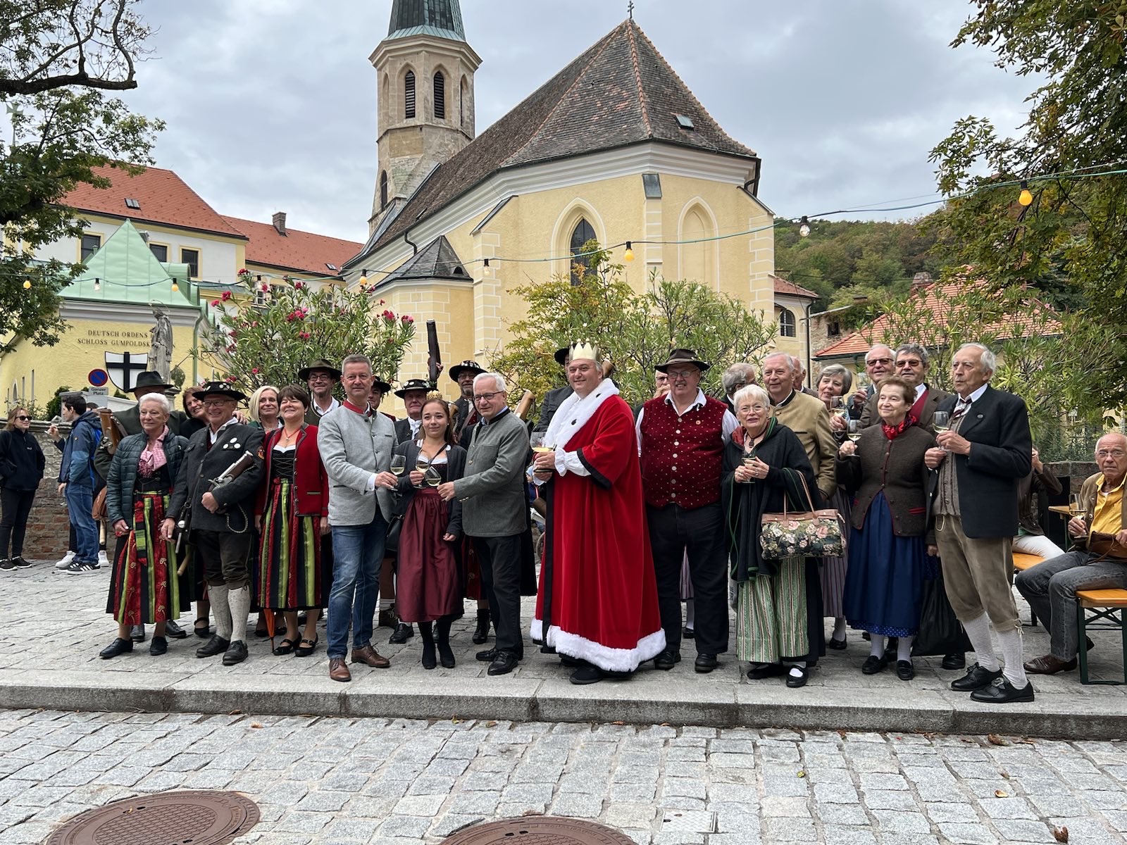 ÖJC bei der Weinherbst-Eröffnung in Gumpoldskirchen