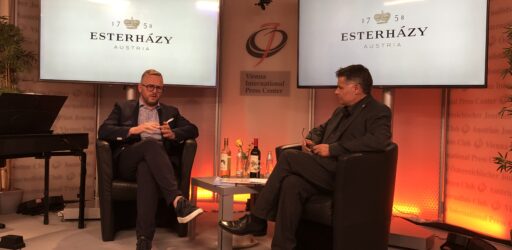 Frank Schindler vom WG Esterhazy im Gespräch mit John Herzog