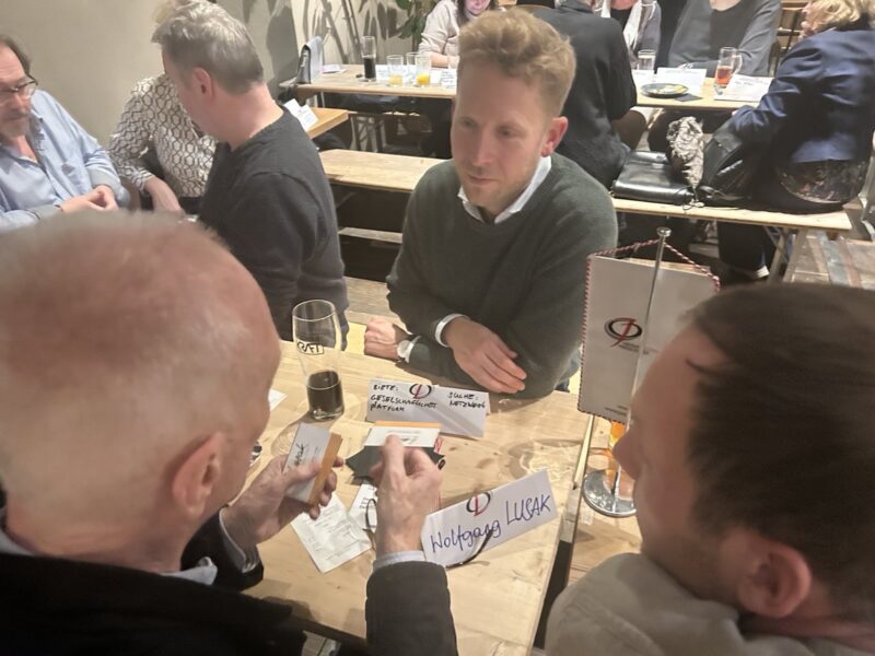 Gespräche am Stammtisch